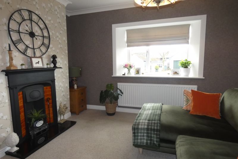 Lounge- click for photo gallery